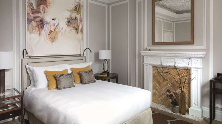 <b>The Cadogan, A Belmond Hotel Room</b>. Images powered by <a href="https://iceportal.shijigroup.com/" title="IcePortal" target="_blank">IcePortal</a>.