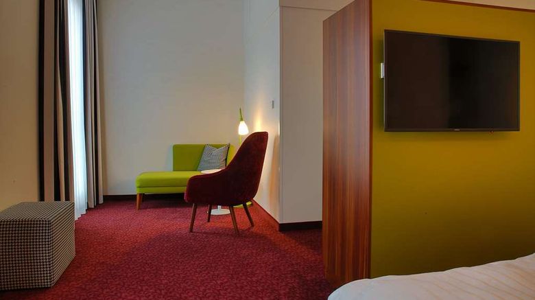 <b>IBB Hotel Ingelheim Suite</b>. Images powered by <a href="https://iceportal.shijigroup.com/" title="IcePortal" target="_blank">IcePortal</a>.