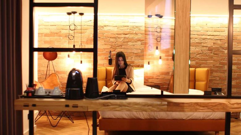 <b>Caro Hotel Suite</b>. Images powered by <a href="https://iceportal.shijigroup.com/" title="IcePortal" target="_blank">IcePortal</a>.