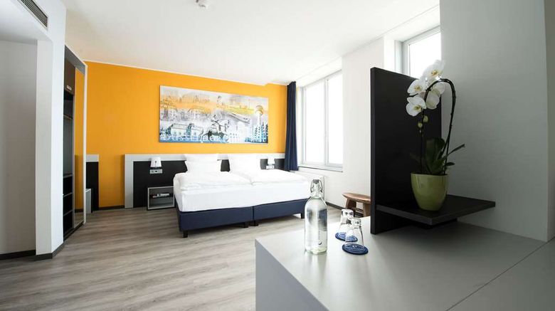 <b>carathotel Dusseldorf City Suite</b>. Images powered by <a href="https://iceportal.shijigroup.com/" title="IcePortal" target="_blank">IcePortal</a>.