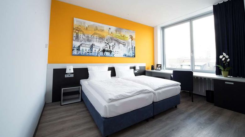 <b>carathotel Dusseldorf City Room</b>. Images powered by <a href="https://iceportal.shijigroup.com/" title="IcePortal" target="_blank">IcePortal</a>.