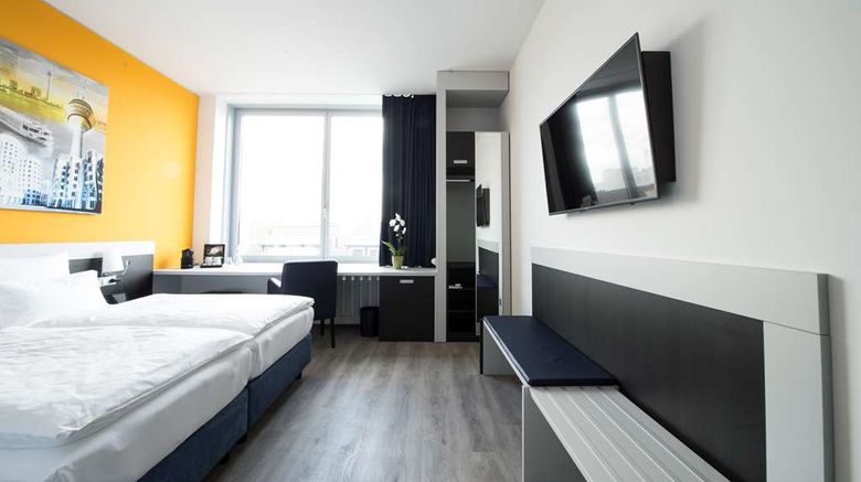 <b>carathotel Dusseldorf City Room</b>. Images powered by <a href="https://iceportal.shijigroup.com/" title="IcePortal" target="_blank">IcePortal</a>.