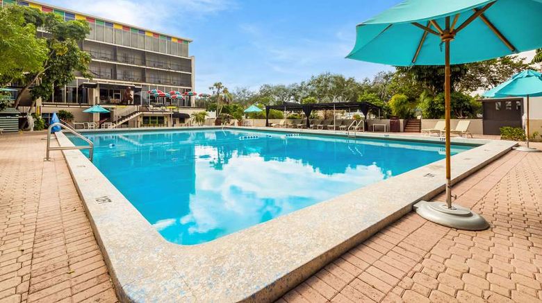 <b>Quality Inn & Suites Winter Haven Pool</b>. Images powered by <a href="https://iceportal.shijigroup.com/" title="IcePortal" target="_blank">IcePortal</a>.