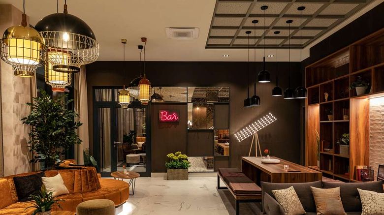 <b>NH Mannheim Lobby</b>. Images powered by <a href="https://iceportal.shijigroup.com/" title="IcePortal" target="_blank">IcePortal</a>.