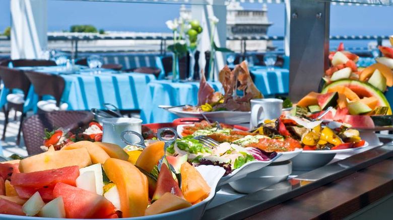 <b>Radisson Blu Hotel Biarritz Restaurant</b>. Images powered by <a href="https://iceportal.shijigroup.com/" title="IcePortal" target="_blank">IcePortal</a>.