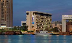 Radisson Blu Hotel, Dubai Deira Creek