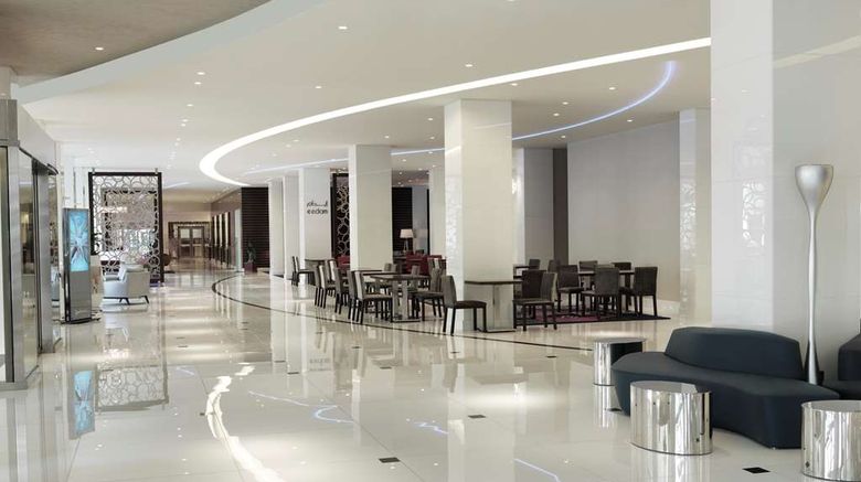 <b>Radisson Blu Hotel, Kuwait Lobby</b>. Images powered by <a href="https://iceportal.shijigroup.com/" title="IcePortal" target="_blank">IcePortal</a>.