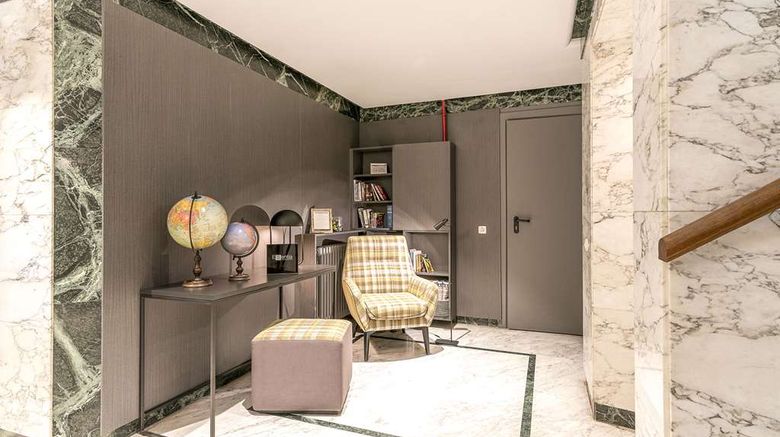 <b>Esentia Togumar Lobby</b>. Images powered by <a href="https://iceportal.shijigroup.com/" title="IcePortal" target="_blank">IcePortal</a>.