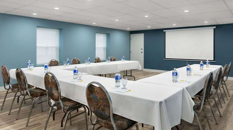 <b>Days Inn by Wyndham Saint John Meeting</b>. Images powered by <a href="https://iceportal.shijigroup.com/" title="IcePortal" target="_blank">IcePortal</a>.