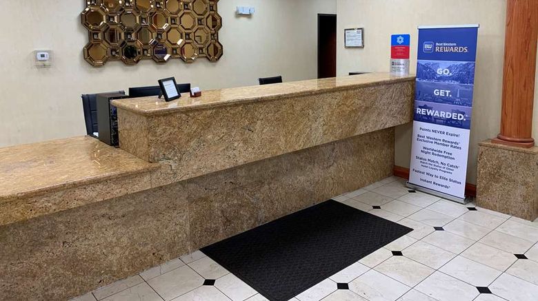 <b>SureStay Plus by Best Western Mesquite Lobby</b>. Images powered by <a href="https://iceportal.shijigroup.com/" title="IcePortal" target="_blank">IcePortal</a>.