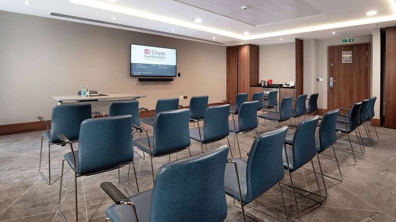 <b>Hilton Garden Inn London Heathrow T2&3 Meeting</b>. Images powered by <a href="https://iceportal.shijigroup.com/" title="IcePortal" target="_blank">IcePortal</a>.