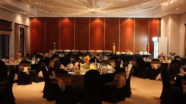 <b>Premier Hotel The Winkler Restaurant</b>. Images powered by <a href="https://iceportal.shijigroup.com/" title="IcePortal" target="_blank">IcePortal</a>.