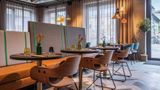 <b>Hilton Garden Inn Mannheim Restaurant</b>. Images powered by <a href="https://iceportal.shijigroup.com/" title="IcePortal" target="_blank">IcePortal</a>.