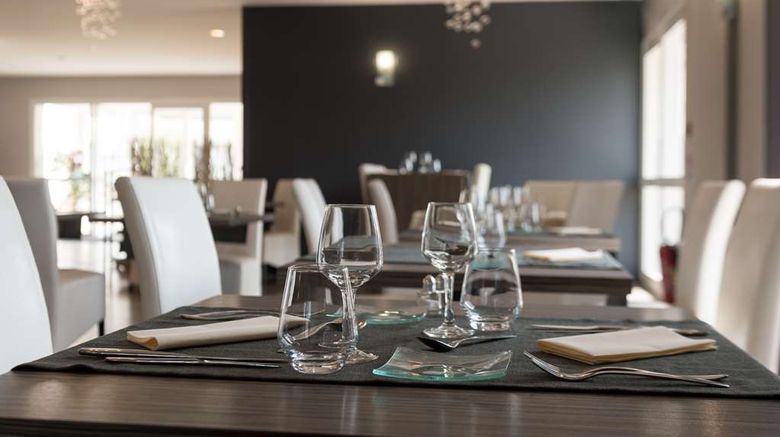 <b>Hotel The Originals Tours N La Terrasse Restaurant</b>. Images powered by <a href="https://iceportal.shijigroup.com/" title="IcePortal" target="_blank">IcePortal</a>.