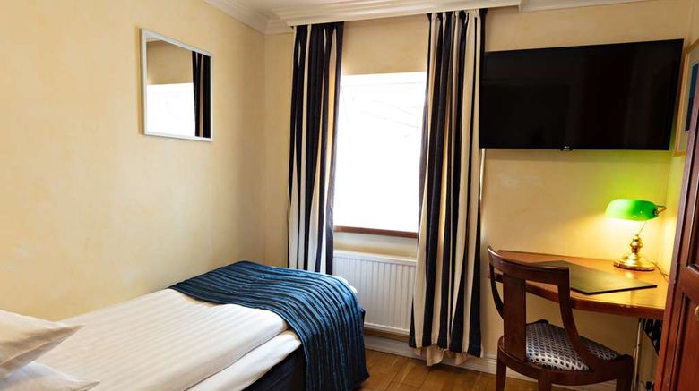 <b>Sure Hotel by Best Western Center Room</b>. Images powered by <a href="https://iceportal.shijigroup.com/" title="IcePortal" target="_blank">IcePortal</a>.
