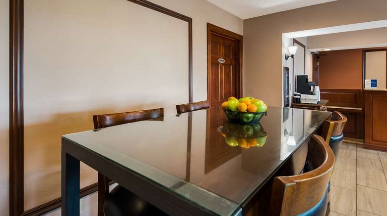 <b>SureStay Plus Hotel by Best Western Restaurant</b>. Images powered by <a href="https://iceportal.shijigroup.com/" title="IcePortal" target="_blank">IcePortal</a>.