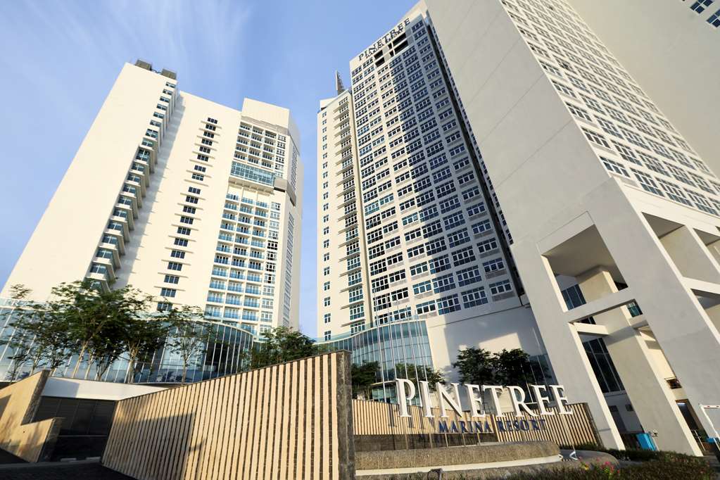 Pinetree marina resort to legoland sale