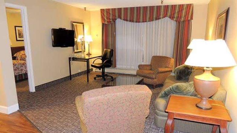 <b>Ramada by Wyndham Juneau Room</b>. Images powered by <a href="https://iceportal.shijigroup.com/" title="IcePortal" target="_blank">IcePortal</a>.