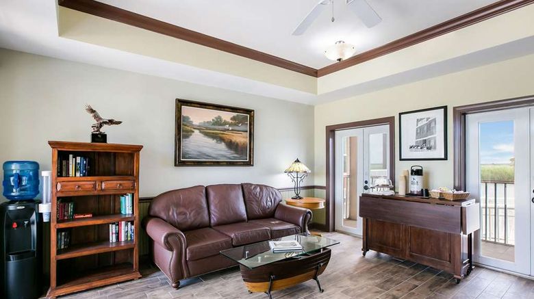 <b>Water Street Hotel & Marina, Ascend Coll Lobby</b>. Images powered by <a href="https://iceportal.shijigroup.com/" title="IcePortal" target="_blank">IcePortal</a>.