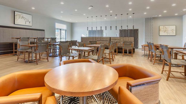 <b>Cambria Hotel Dallas/Richardson Restaurant</b>. Images powered by <a href="https://iceportal.shijigroup.com/" title="IcePortal" target="_blank">IcePortal</a>.