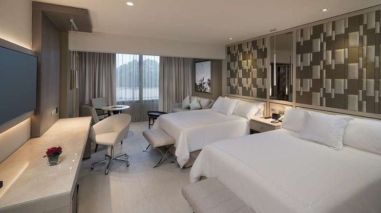 <b>El Embajador, a Royal Hideaway Hotel Room</b>. Images powered by <a href="https://iceportal.shijigroup.com/" title="IcePortal" target="_blank">IcePortal</a>.