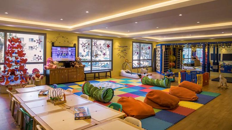 <b>The Palms Beach Hotel & Spa Recreation</b>. Images powered by <a href="https://iceportal.shijigroup.com/" title="IcePortal" target="_blank">IcePortal</a>.