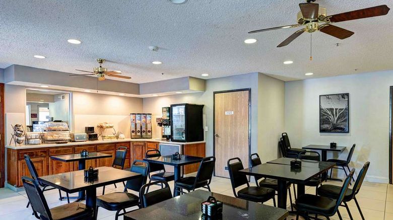 <b>SureStay Plus Hotel Best Western Redding Restaurant</b>. Images powered by <a href="https://iceportal.shijigroup.com/" title="IcePortal" target="_blank">IcePortal</a>.