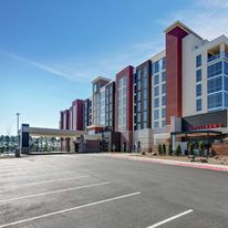 Embassy Suites Red Wolf Convention Ctr