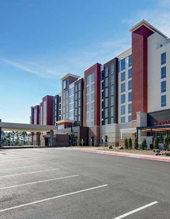 Embassy Suites Red Wolf Convention Ctr