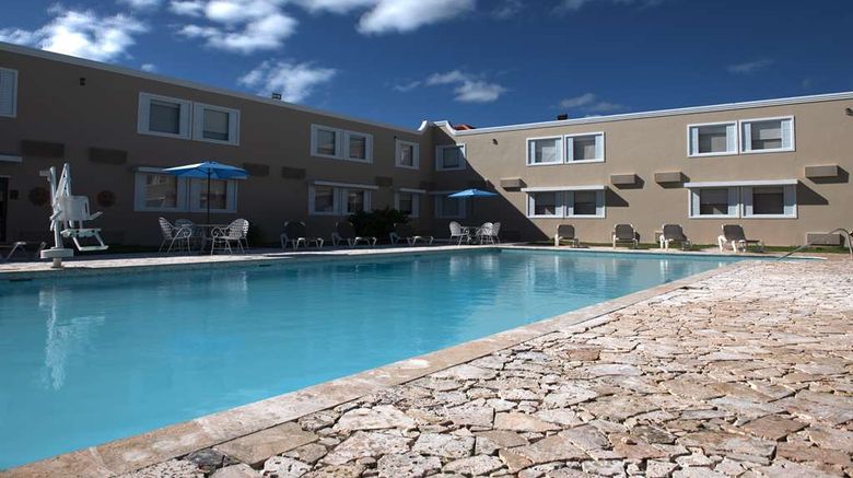 <b>Caribe Hotel Pool</b>. Images powered by <a href="https://iceportal.shijigroup.com/" title="IcePortal" target="_blank">IcePortal</a>.