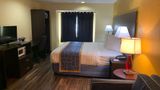 Days Inn & Suites by Wyndham Tampa Room