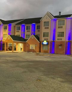 Days Inn & Suites by Wyndham Tampa