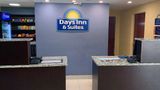 Days Inn & Suites by Wyndham Tampa Lobby