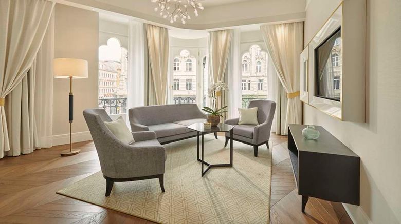 <b>Parisi Udvar Hotel Budapest Suite</b>. Images powered by <a href="https://iceportal.shijigroup.com/" title="IcePortal" target="_blank">IcePortal</a>.