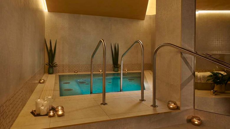 <b>Parisi Udvar Hotel Budapest Spa</b>. Images powered by <a href="https://iceportal.shijigroup.com/" title="IcePortal" target="_blank">IcePortal</a>.