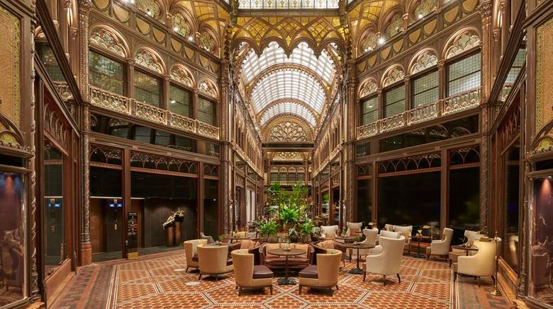 <b>Parisi Udvar Hotel Budapest Lobby</b>. Images powered by <a href="https://iceportal.shijigroup.com/" title="IcePortal" target="_blank">IcePortal</a>.