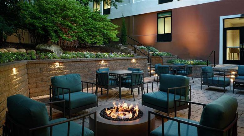 <b>Hilton Garden Inn Atlanta Buckhead Exterior</b>. Images powered by <a href="https://iceportal.shijigroup.com/" title="IcePortal" target="_blank">IcePortal</a>.
