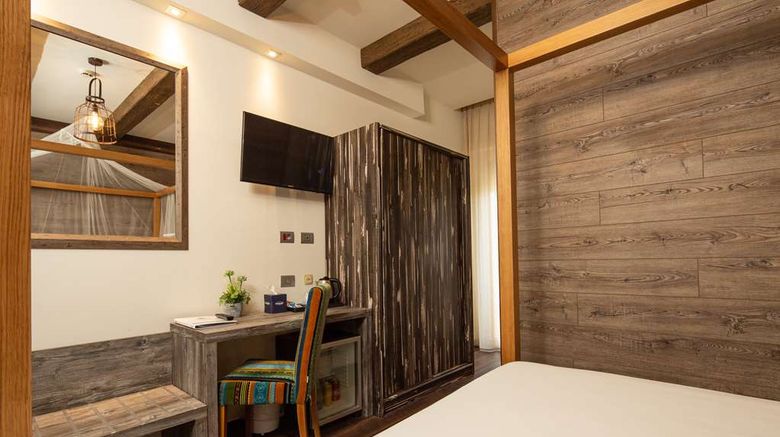 <b>Best Western Maison B Hotel Room</b>. Images powered by <a href="https://iceportal.shijigroup.com/" title="IcePortal" target="_blank">IcePortal</a>.