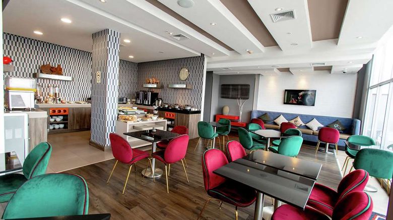 <b>Hampton by Hilton Lima San Isidro Restaurant</b>. Images powered by <a href="https://iceportal.shijigroup.com/" title="IcePortal" target="_blank">IcePortal</a>.