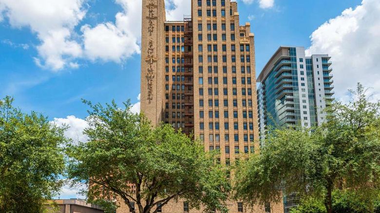 Cambria Hotel Houston Downtown Exterior. Images powered by <a href="https://iceportal.shijigroup.com" target="_blank" rel="noopener">Ice Portal</a>.