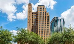 Cambria Hotel Houston Downtown