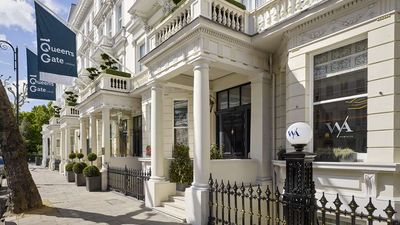 100 Queen's Gate Hotel, Curio by Hilton