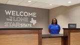 <b>Hampton Inn Houston-Hobby Airport Lobby</b>. Images powered by <a href="https://iceportal.shijigroup.com/" title="IcePortal" target="_blank">IcePortal</a>.