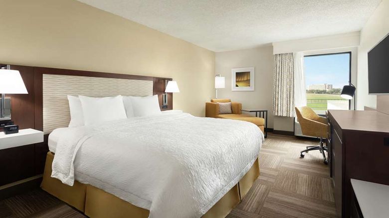 <b>Hampton Inn Houston-Hobby Airport Room</b>. Images powered by <a href="https://iceportal.shijigroup.com/" title="IcePortal" target="_blank">IcePortal</a>.