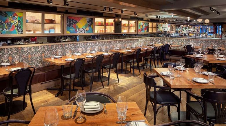 <b>Park South Hotel Restaurant</b>. Images powered by <a href="https://iceportal.shijigroup.com/" title="IcePortal" target="_blank">IcePortal</a>.