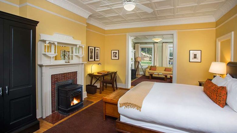 <b>Cavallo Point, Lodge at the Golden Gate Room</b>. Images powered by <a href="https://iceportal.shijigroup.com/" title="IcePortal" target="_blank">IcePortal</a>.