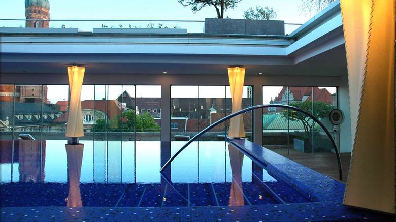 <b>Hotel Bayerischer Hof Pool</b>. Images powered by <a href="https://iceportal.shijigroup.com/" title="IcePortal" target="_blank">IcePortal</a>.