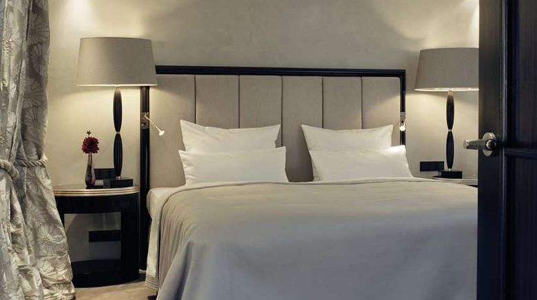 <b>Hotel Bayerischer Hof Room</b>. Images powered by <a href="https://iceportal.shijigroup.com/" title="IcePortal" target="_blank">IcePortal</a>.