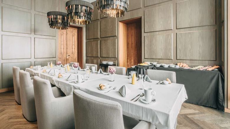 <b>The Emblem Hotel Restaurant</b>. Images powered by <a href="https://iceportal.shijigroup.com/" title="IcePortal" target="_blank">IcePortal</a>.