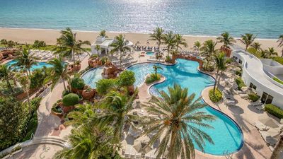 Trump International Beach Resort